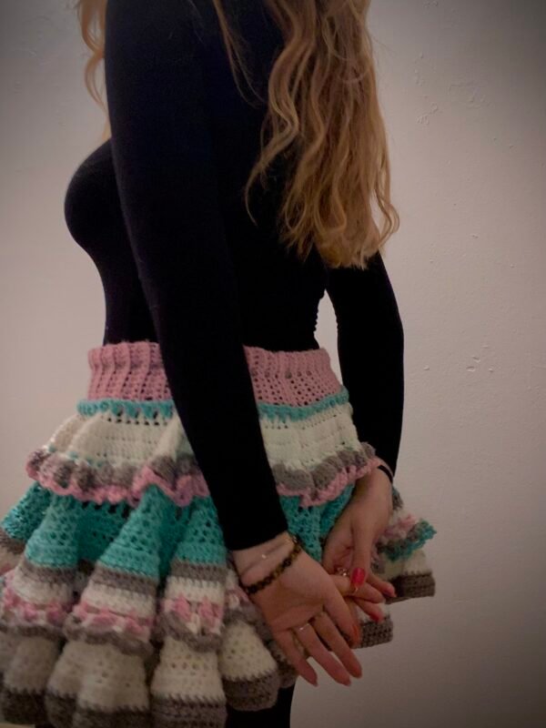 Crochet ruffle skirt – Image 2
