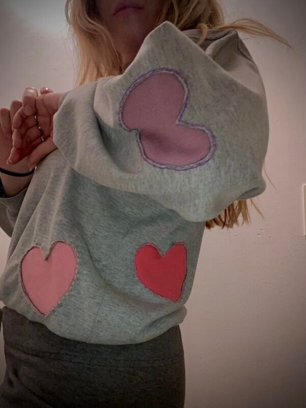 Sweatshirt cœurs – Image 3